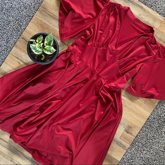 Simple Maroon Dress - Picture 1 of 7